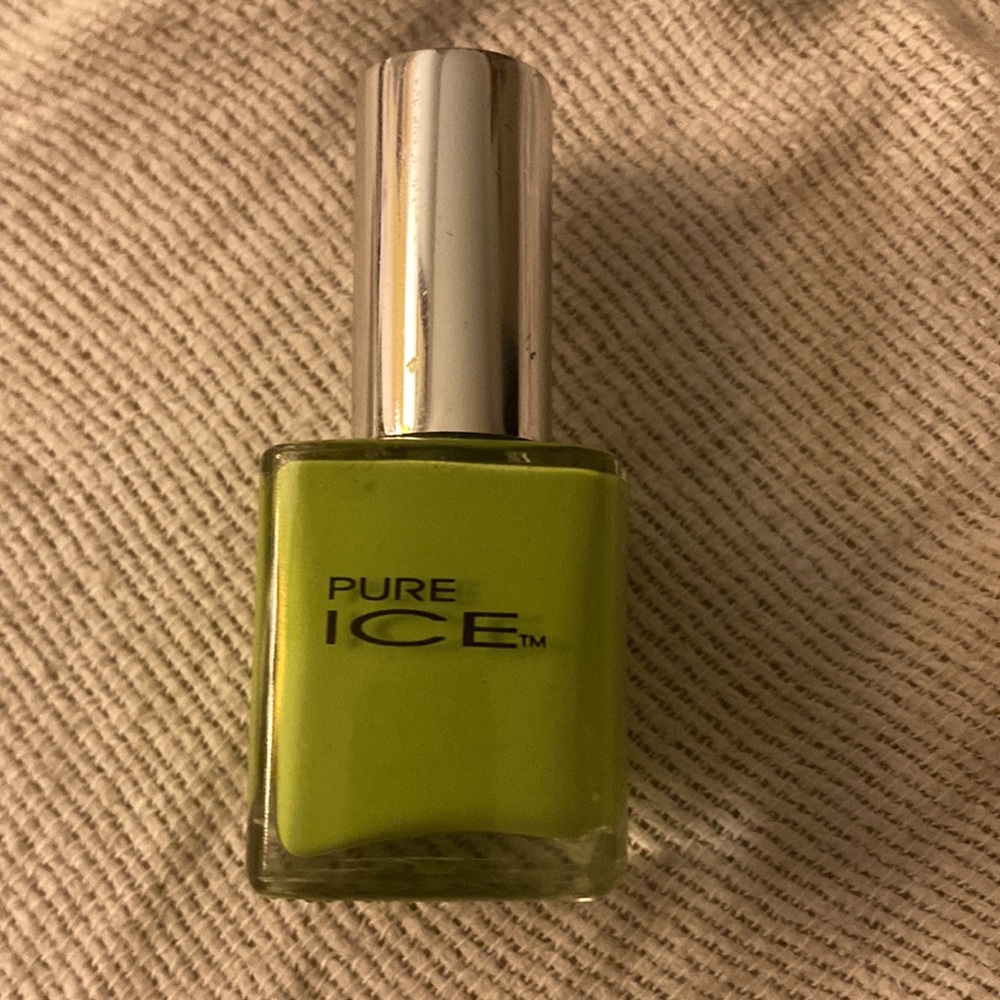 Nail polish 💚